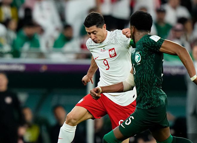 包含莱万多夫斯基爆冷击败老鹰，爆冷引爆全场！的词条-九游免费下载